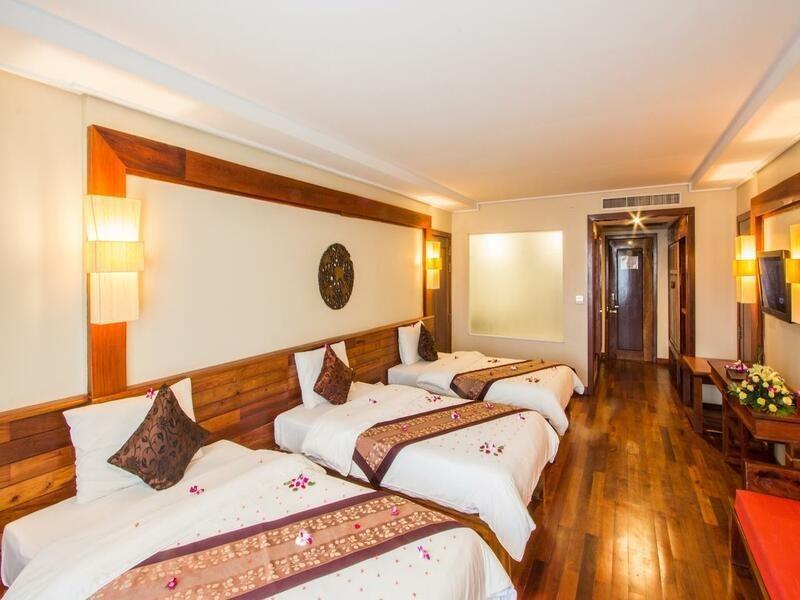Royal Empire Premium Hotel Ciudad de Siem Riep Exterior foto