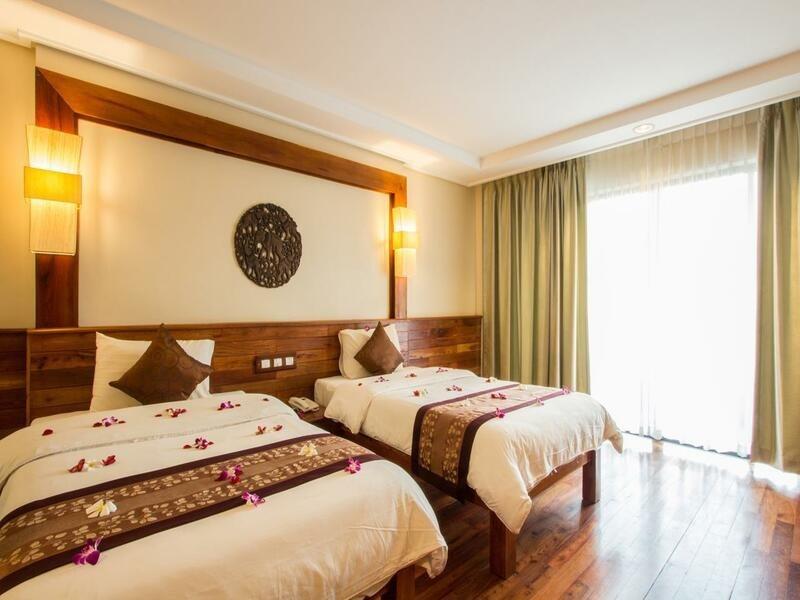 Royal Empire Premium Hotel Ciudad de Siem Riep Exterior foto