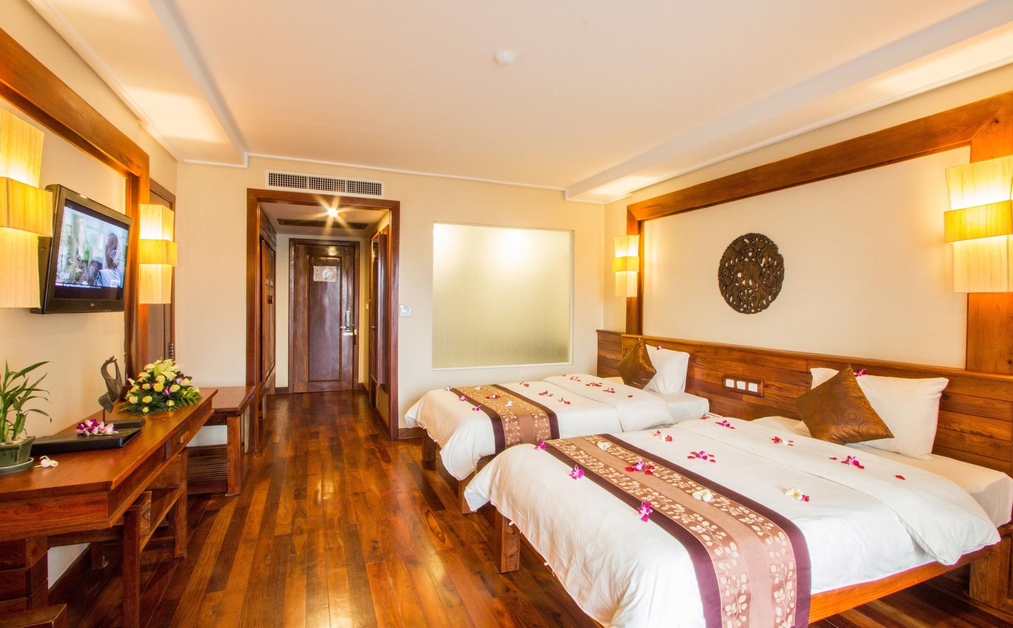 Royal Empire Premium Hotel Ciudad de Siem Riep Exterior foto