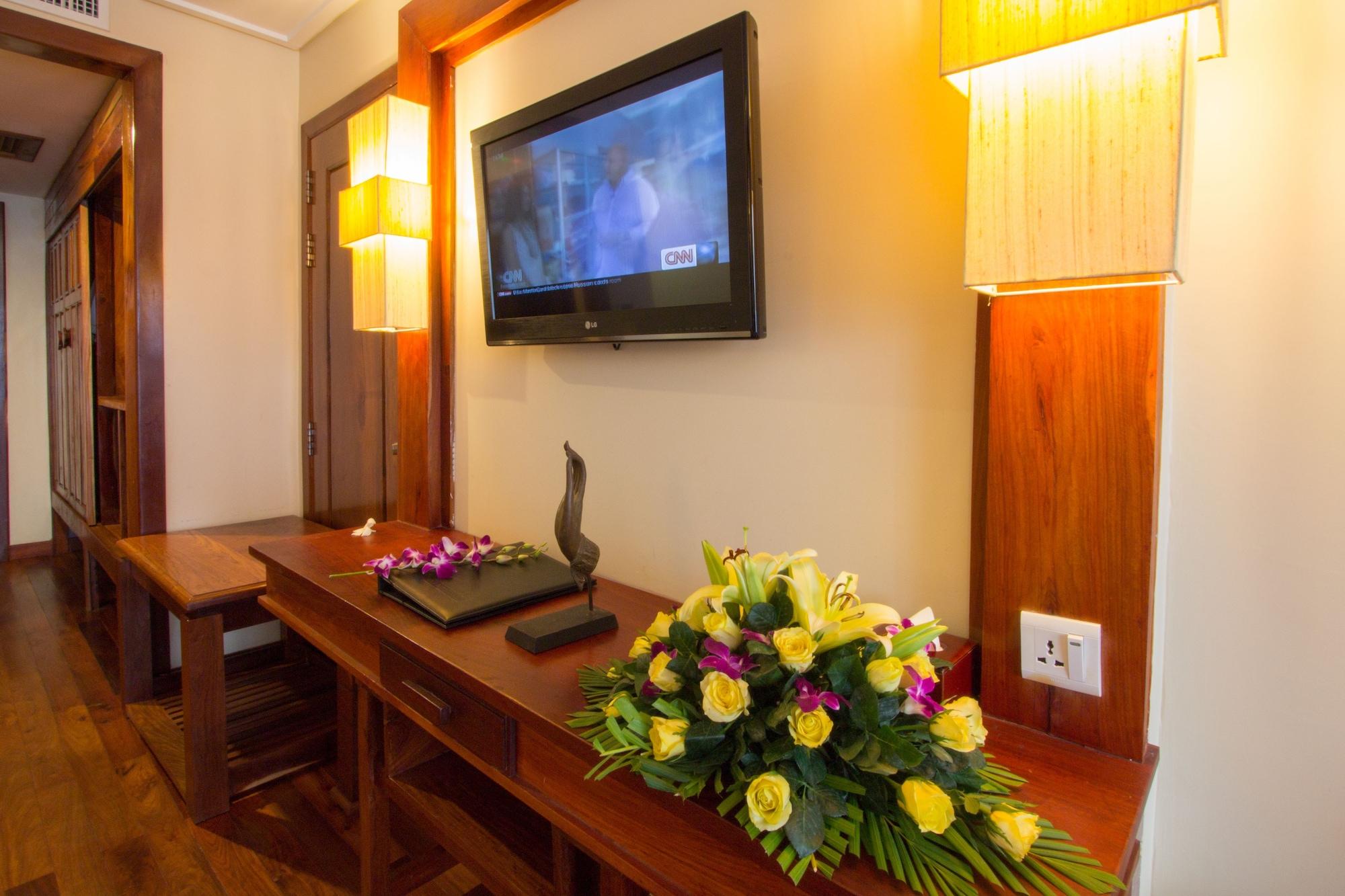 Royal Empire Premium Hotel Ciudad de Siem Riep Exterior foto