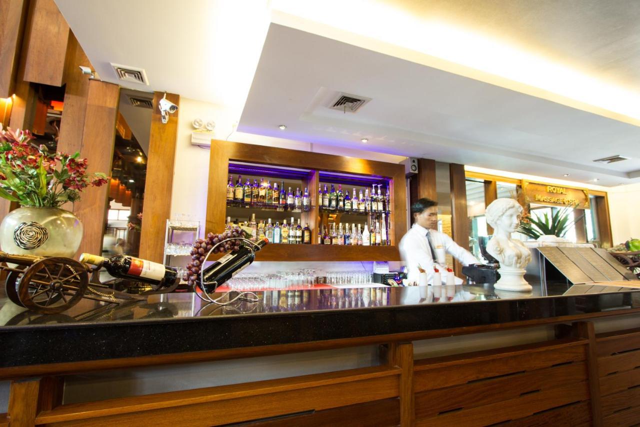 Royal Empire Premium Hotel Ciudad de Siem Riep Exterior foto