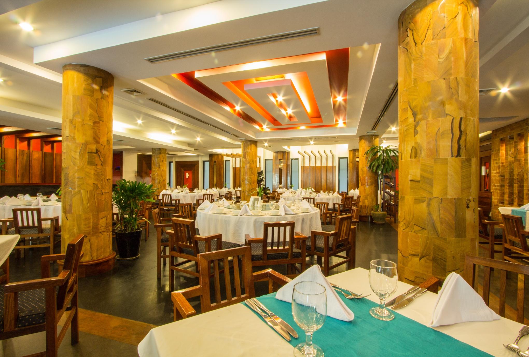 Royal Empire Premium Hotel Ciudad de Siem Riep Exterior foto
