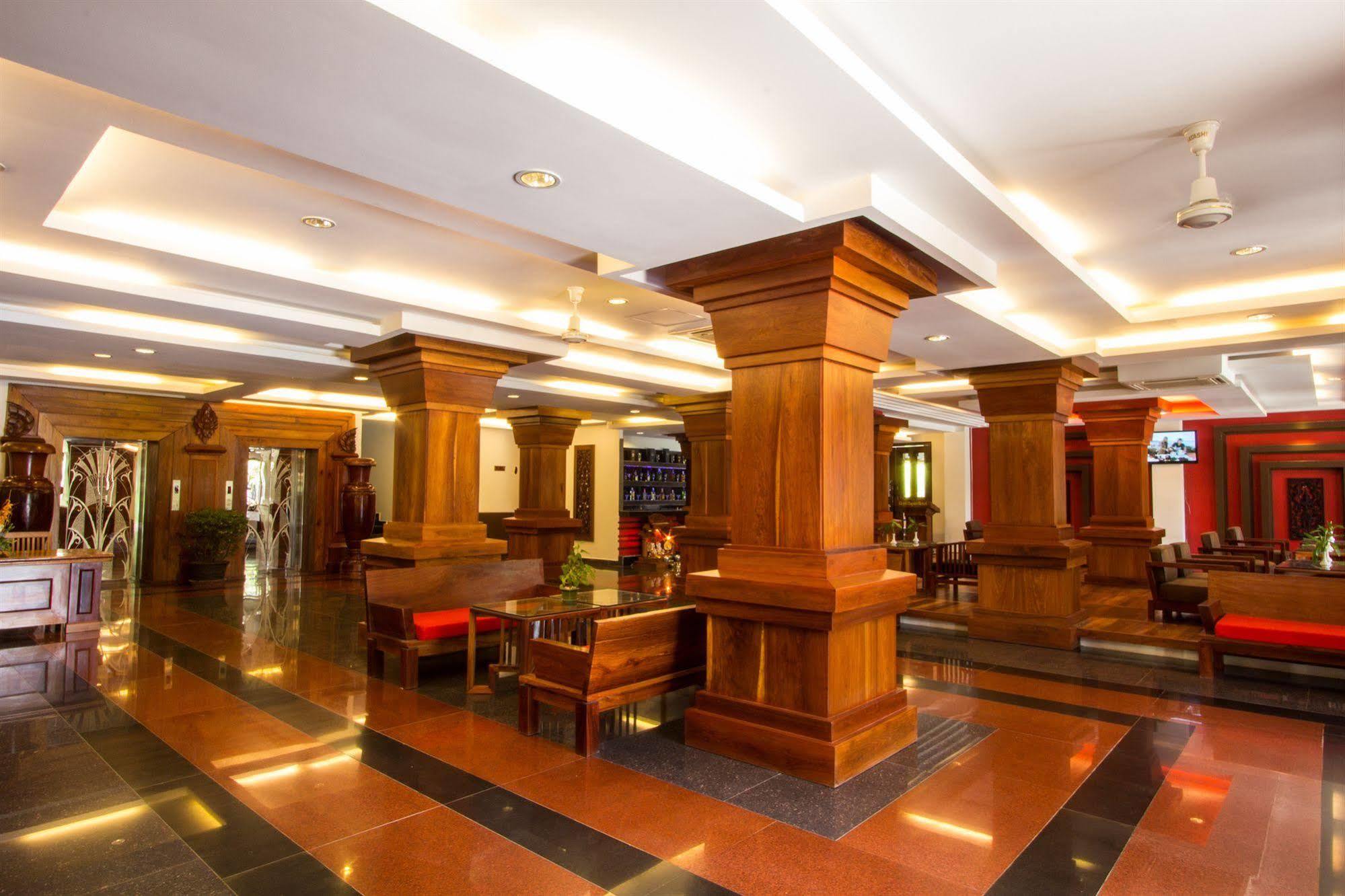 Royal Empire Premium Hotel Ciudad de Siem Riep Exterior foto
